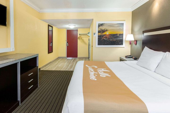 Days Inn by Wyndham Nanuet / Spring Valley