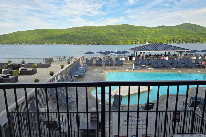 The Georgian Lakeside Resort