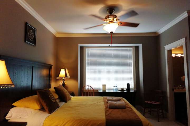 Room 15 of 74