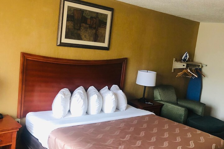 Room 40 of 46