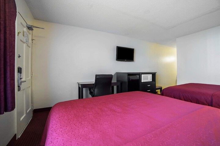 Room 14 of 27