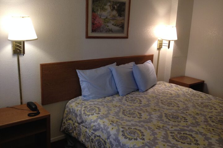 Room 17 of 20