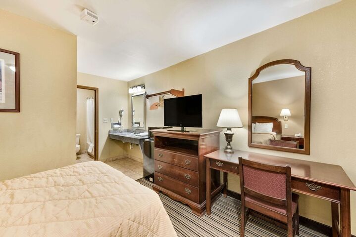 Room 32 of 39