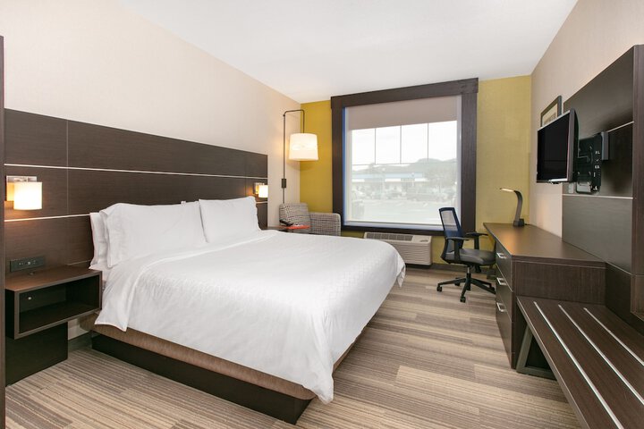 Holiday Inn Express Hotel & Suites Seaside-Convention Center by IHG