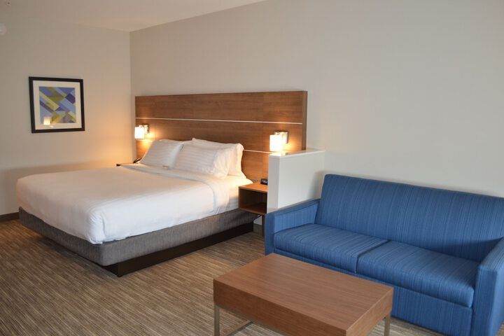 Room 27 of 70