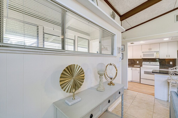 Manasota Key Vacation Rental w / Beach Access!