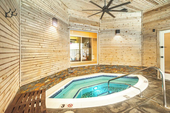 1 Mi to Mohegan Sun: Studio w / Pool Access