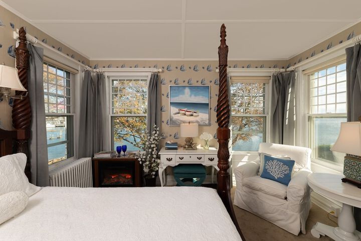 Room 43 of 84