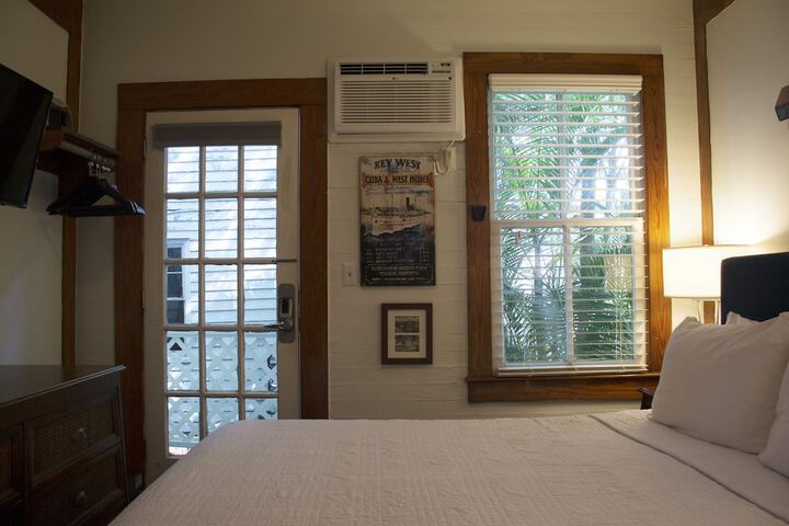 Room 65 of 111