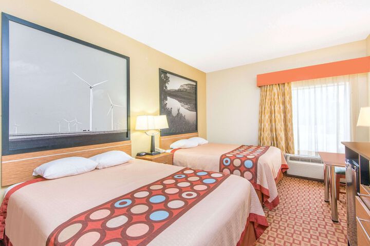 Room 6 of 14