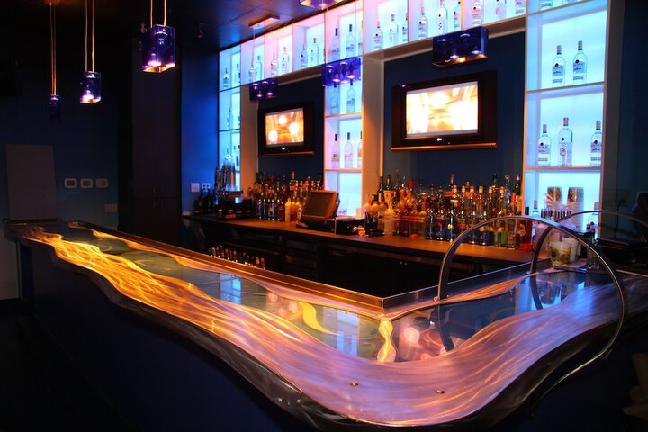 Lounge 37 of 63