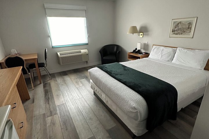 Room 66 of 77