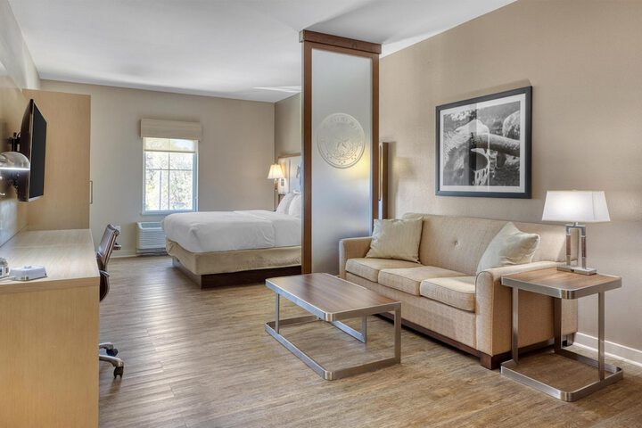 Best Western Bandera Suites & Saloon