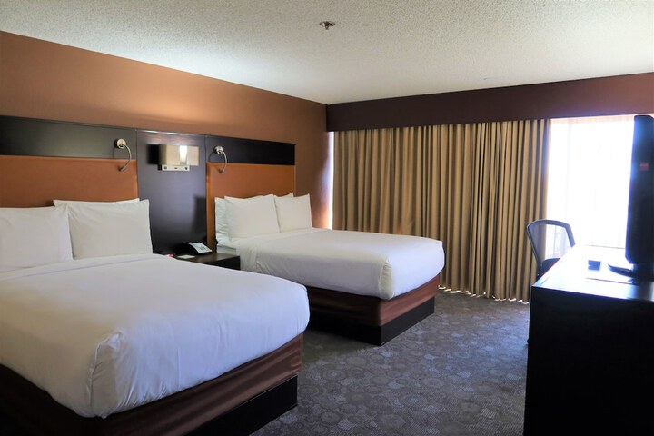 Room 13 of 28