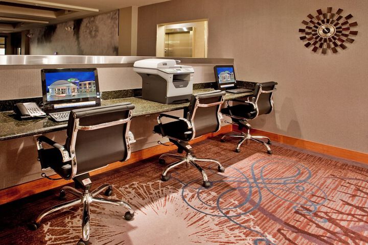 Holiday Inn Express Hotel & Suites St. Robert by IHG