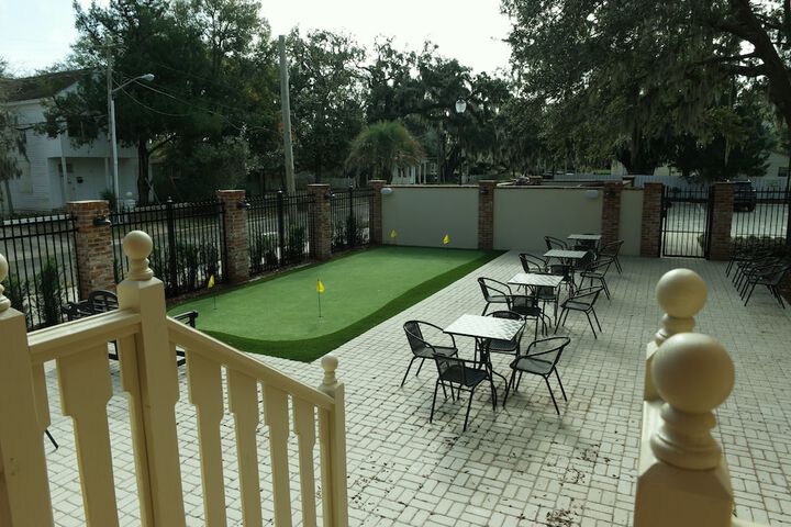 Hotel Exterior 28 of 29