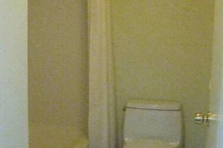 Room 9 of 10