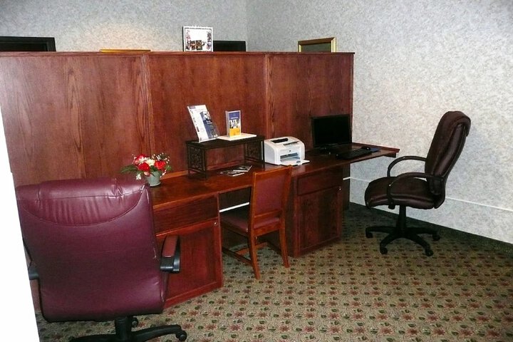 Business Center 20 of 21