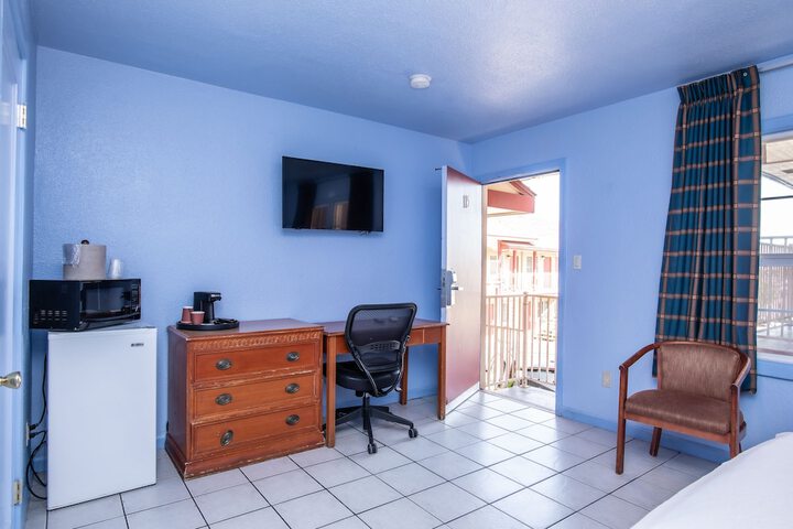 Room 72 of 92