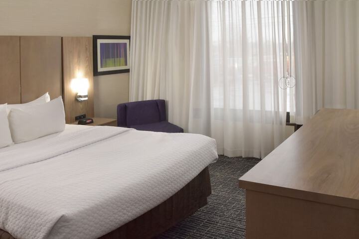 Crowne Plaza Cleveland Airport by IHG