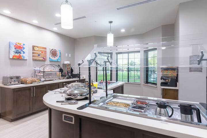 Staybridge Suites Lake Jackson by IHG