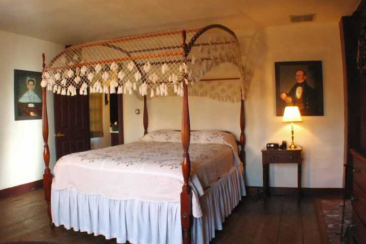 Room 7 of 13