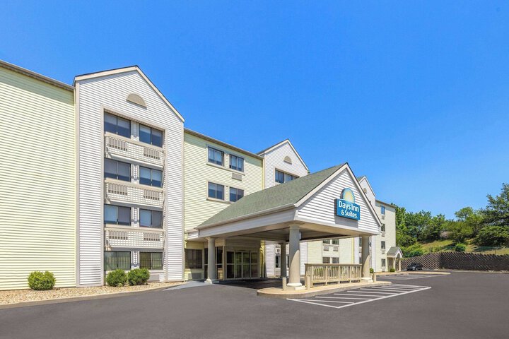 Hotel 2 of 66