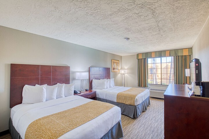 Room 10 of 31