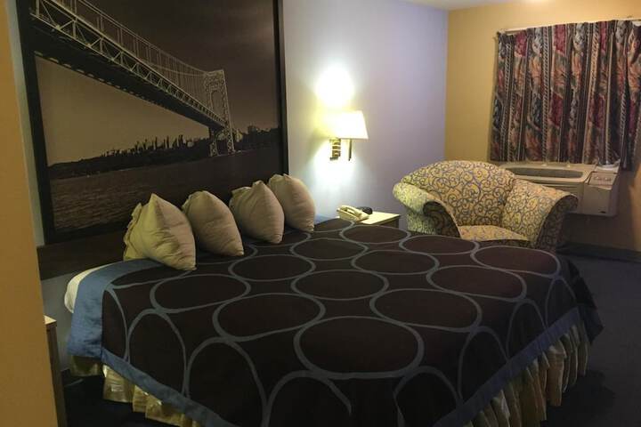 Room 31 of 33