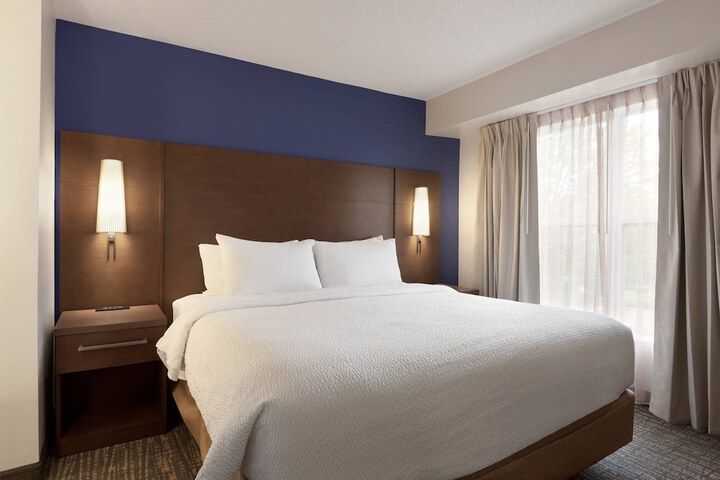 Room 10 of 21