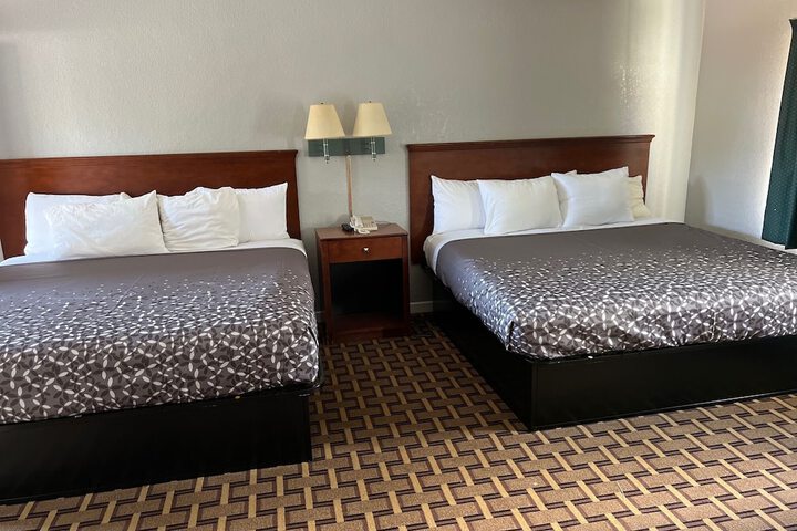 Room 6 of 11
