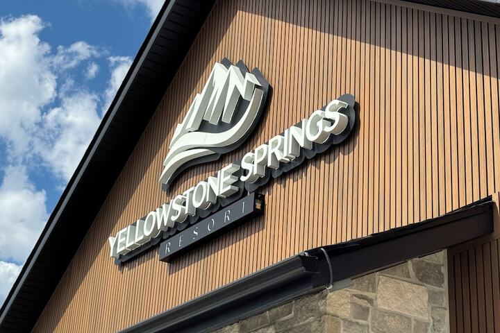 Yellowstone Springs Resort