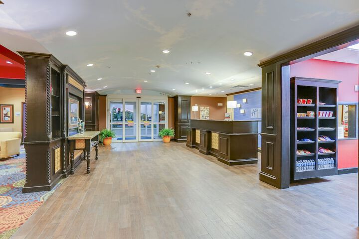 Holiday Inn Express Hotel & Suites Huntsville by IHG