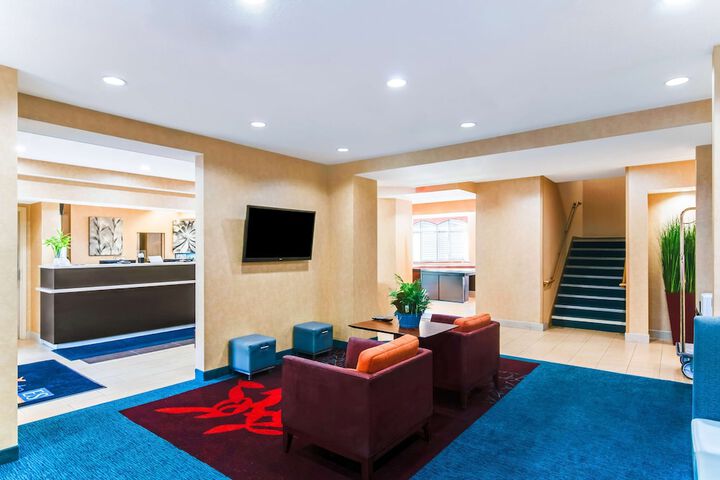 Hotel Interior 10 of 40