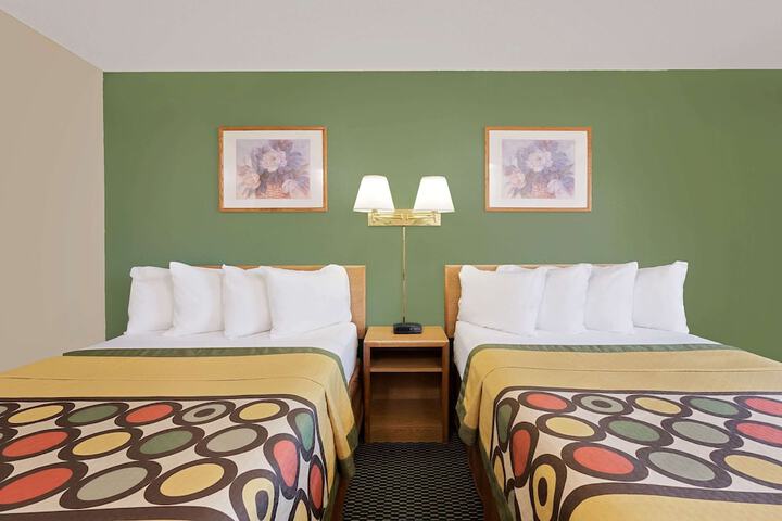 Room 5 of 16
