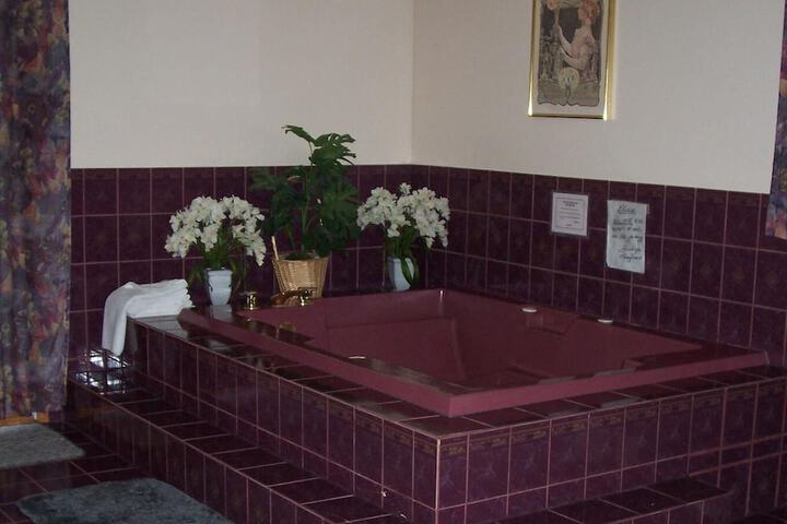 Model a Inn