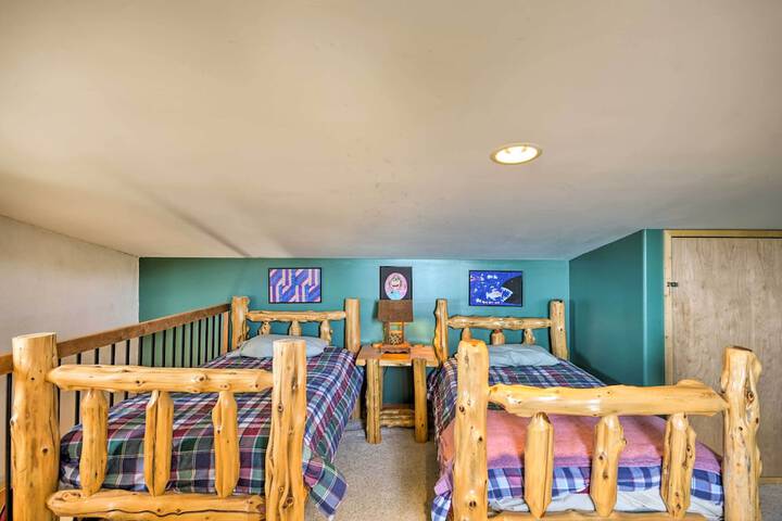 Family-friendly Del Norte Home w / Stunning Views!