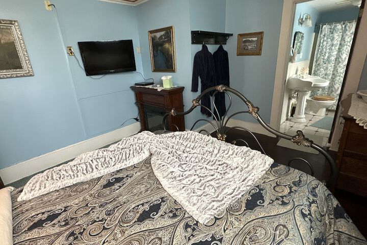 Room 5 of 74