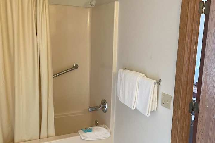 Room 35 of 71