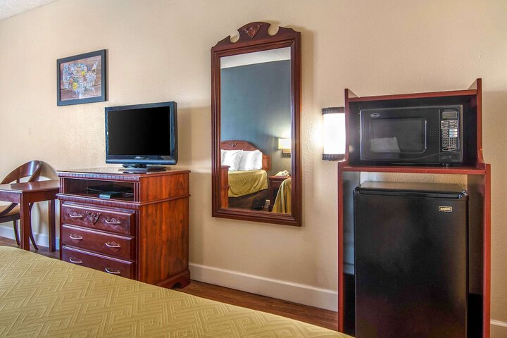 Room 10 of 21
