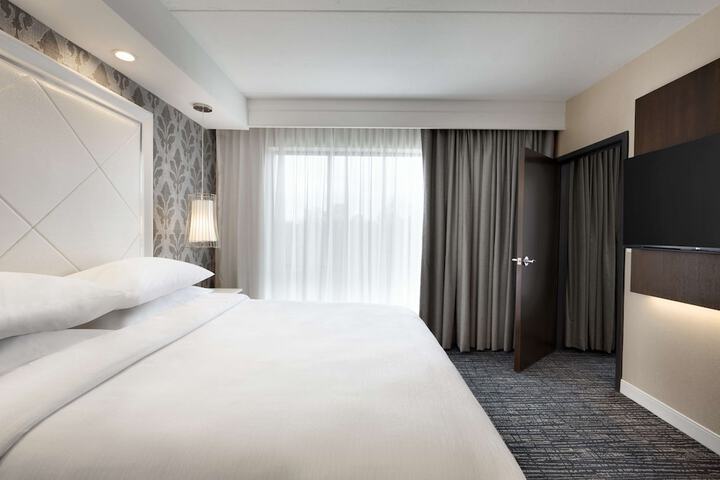 Room 16 of 34