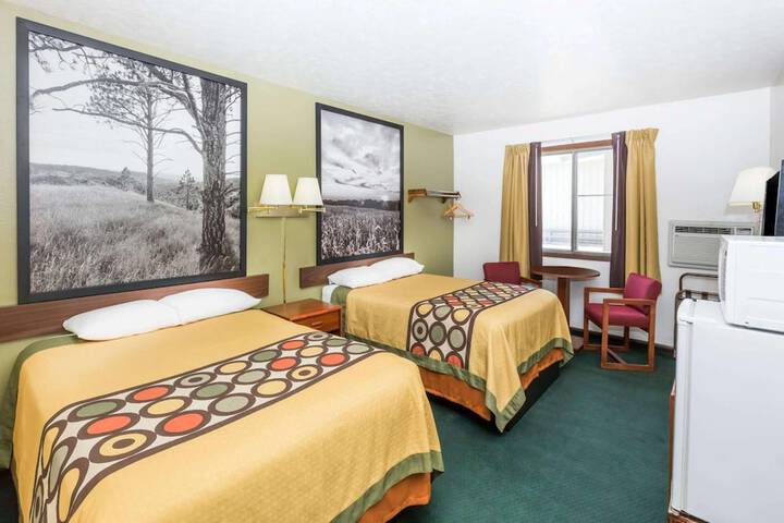 Room 14 of 32