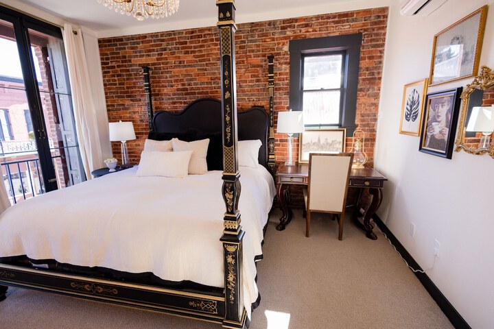 Speakeasy Suites