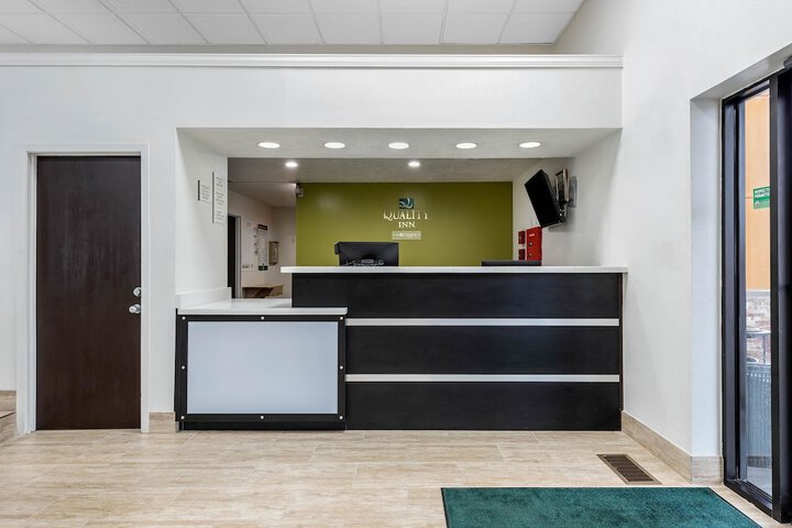 Quality Inn Coraopolis - Pittsburgh Airport
