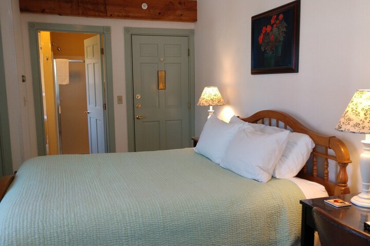 Room 54 of 191