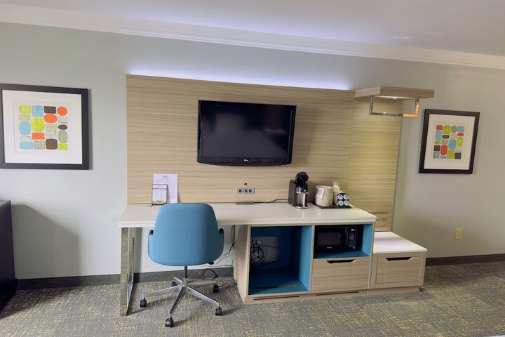 Room 20 of 33