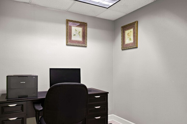 Business Center 32 of 32