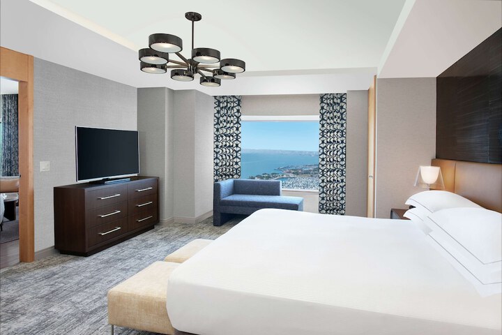 Hilton San Diego Bayfront