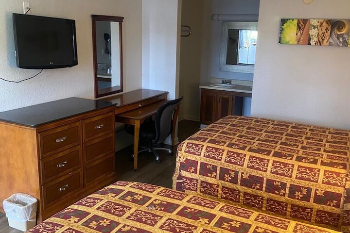 Room 10 of 15