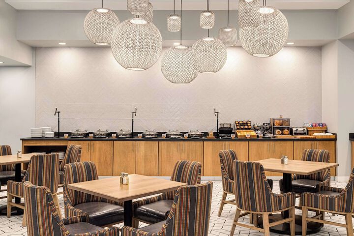 Doubletree by Hilton Fort Myers at Bell Tower Shops